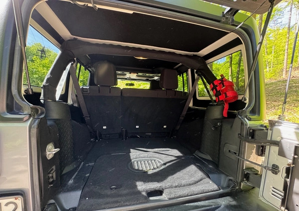 Jeep Wrangler cena 142000 przebieg: 90000, rok produkcji 2017 z Gdańsk małe 352
